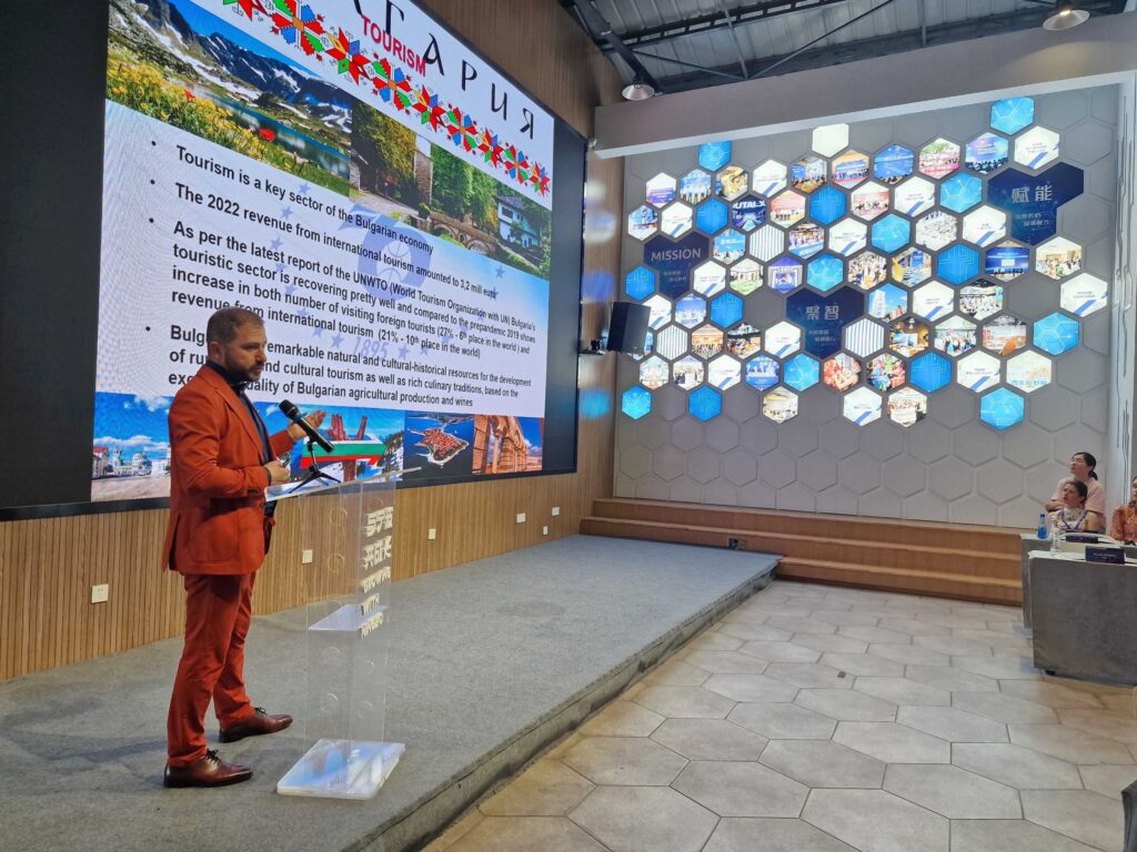 Confirmation of Bulgarian-Chinese Trade Relations: Signing of a Memorandum of Cooperation between RTIC and CCPIT-Ningbo 20230706 151841
